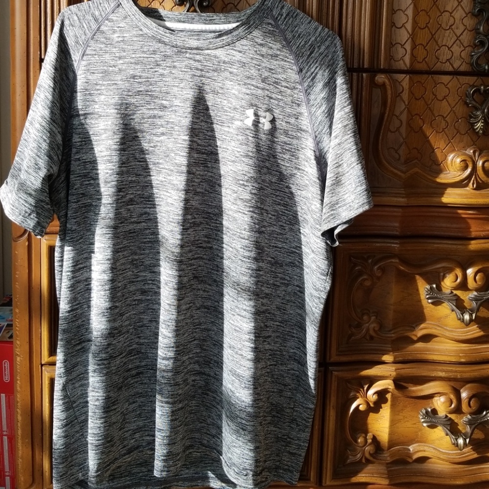 Under armour loose shirt